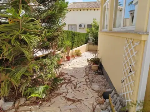 Chalet en calle Pía