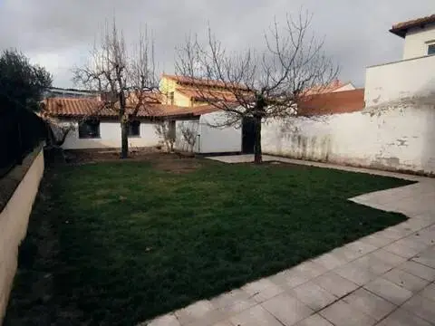 Chalet en calle de la Condesa Mencía