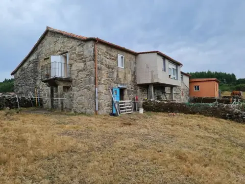 Chalet en Cerdedo-Cotobade