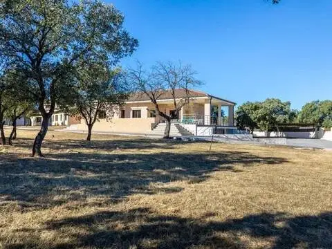 Chalet en La Raya del Palancar-Guadamonte