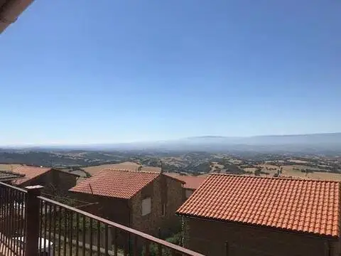 Chalet en Lapoblación