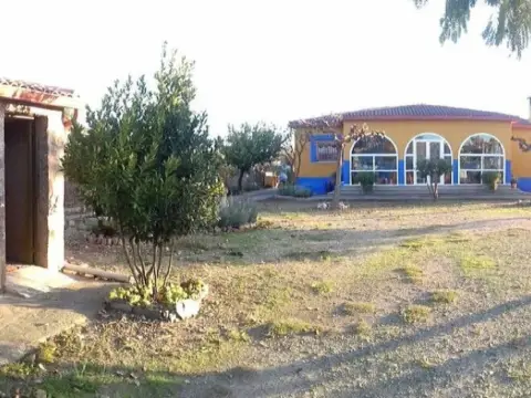Chalet en Puebla de Argeme