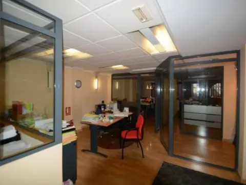 Oficina en Núcleo Urbano