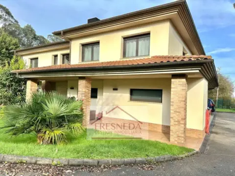 Casa en Urbanización Soto de Llanera