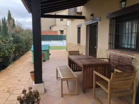 Chalet en Torrecaballeros