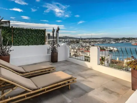 Piso en Dalt Vila-La Marina