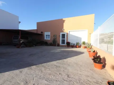 Casa rústica en El Salto-Los Blanquitos-Chimiche
