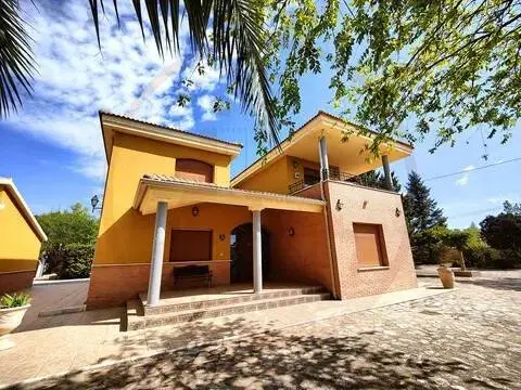 Chalet en Polígono Rustica