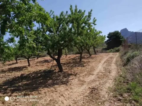Finca rústica en calle Pol S/N