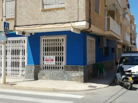 Local comercial en Los Nietos