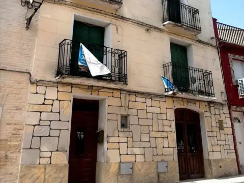 Casa rústica en calle de Santiago Adam