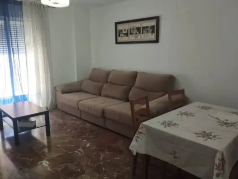 Piso en calle Villalba del Alcor