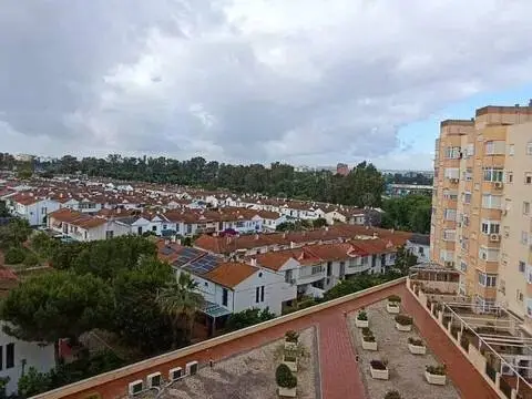 Piso en Parque Alcosa-Jardines del Edén