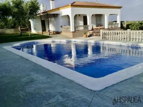 Casa rústica en Cantillana