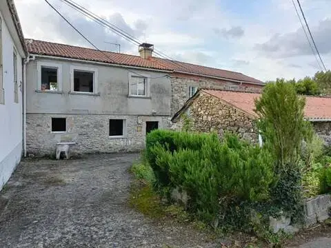 Casa adosada en A Cabana (Teixeiro)