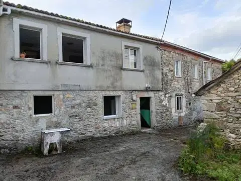Casa adosada en A Cabana (Teixeiro)