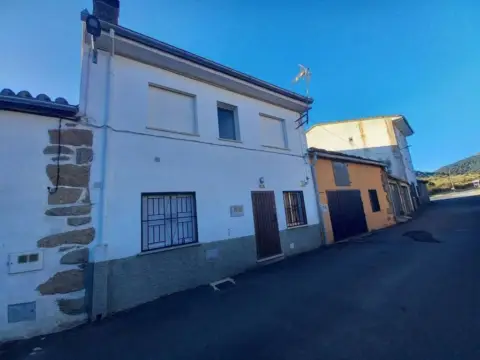 Casa rústica en calle de Ceferino Gómez