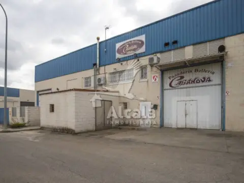 Nave industrial en Alovera