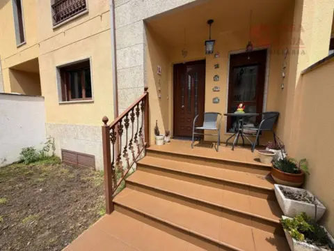 Casa pareada en Cangas