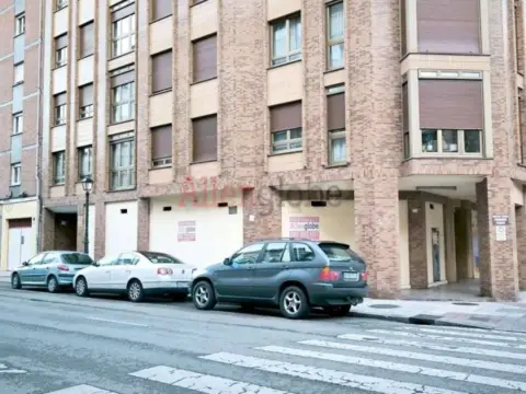 Local comercial en Montecerrao