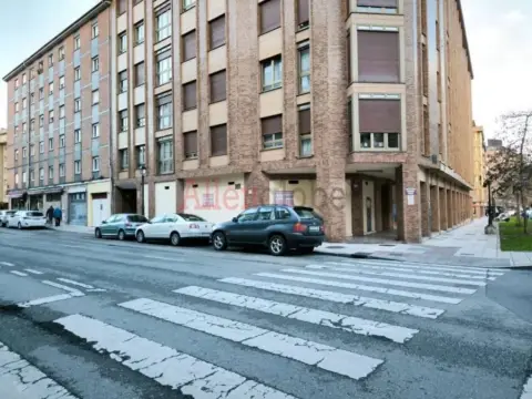 Local comercial en Montecerrao