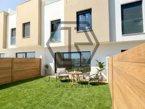 Casa en Avenida Condado de Huelva