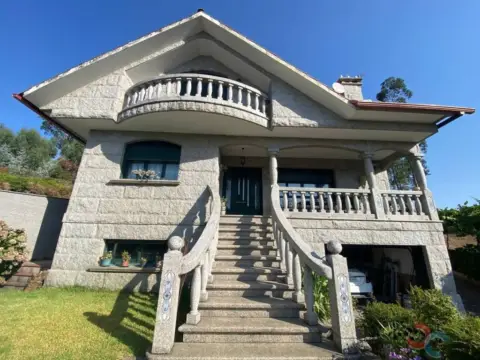Casa en Paredes (Vilaboa)