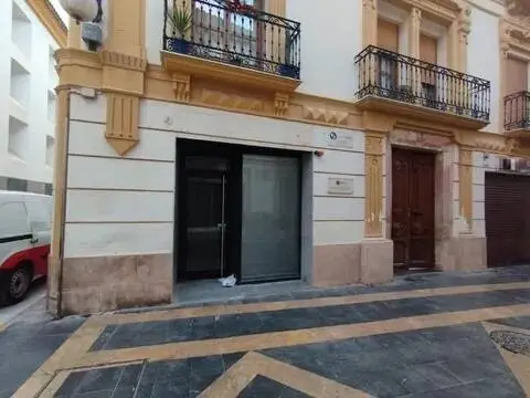 Local comercial en calle de la Corredera
