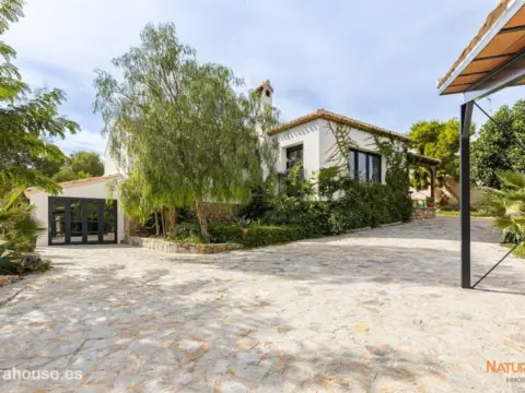 Casa en Avenida de la Isla de Pascua
