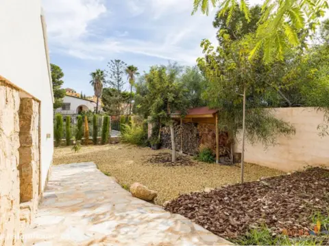 Casa en Avenida de la Isla de Pascua
