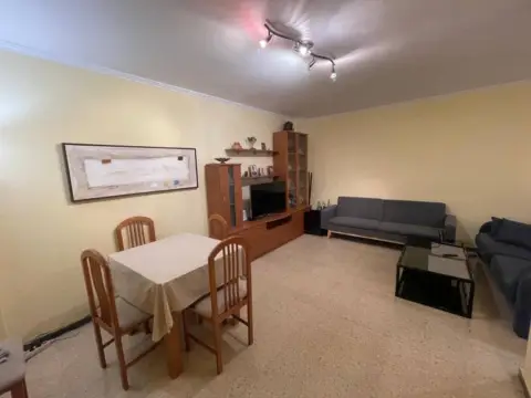 Piso en Joc de la Bola-Camps d'Esports