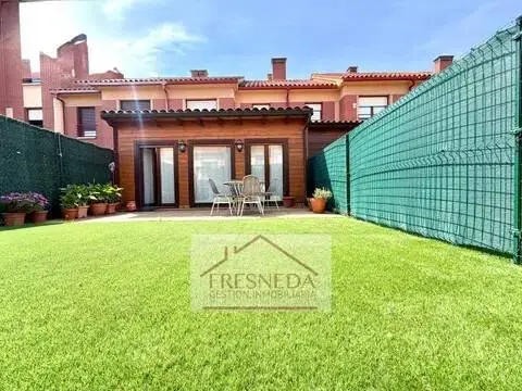 Casa adosada en Carretera de Fresneda