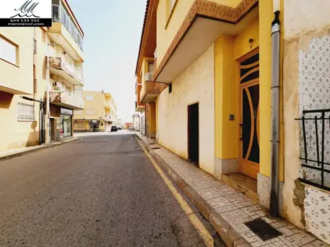 Local comercial en Los Nietos