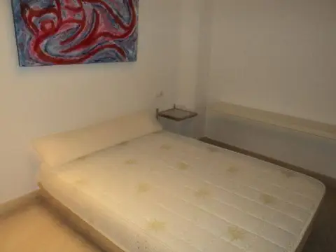 Piso en Plaza Reyes Católicos