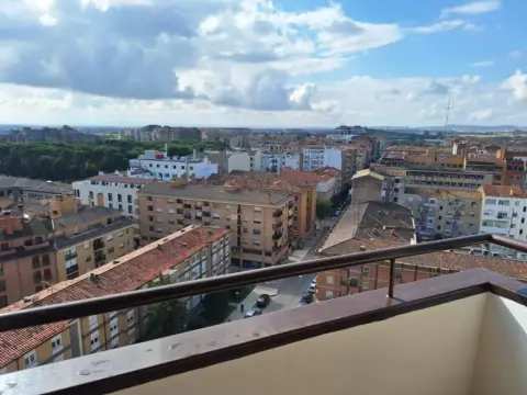 Piso en La Catedral-Casco Antiguo