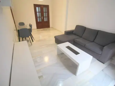 Piso en Zona calle Poniente-Avenida Cristóbal Colón