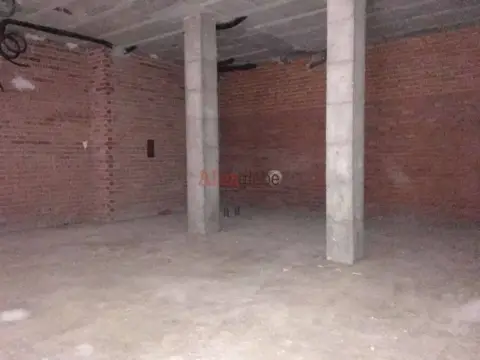 Local comercial en Tenderina-Mercadín-Fozaneldi