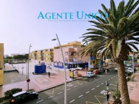 Edificio en Avenida de las Canarias