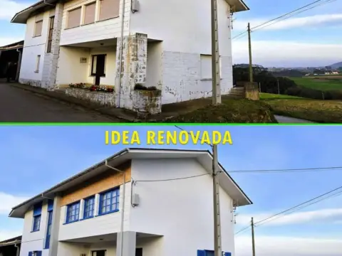 Casa adosada en calle Freal. 33717, Navia (Asturias)