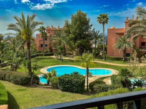 Piso en Urbanización Golf Bahía