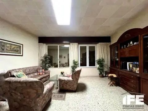 Chalet en Alagón