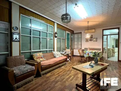 Chalet en Alagón