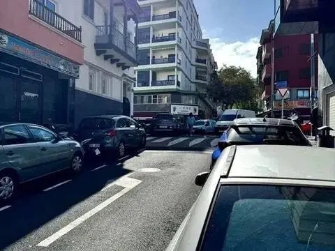 Local comercial en Zona Martiánez