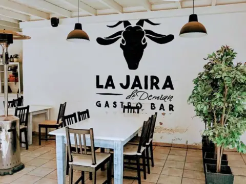 Local comercial en calle de la Cruz, 26
