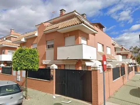 Casa adosada en Corrales