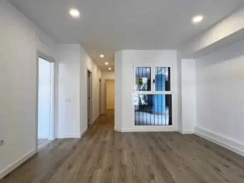 Piso en Avenida Manuel Siurot