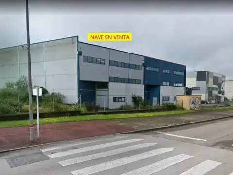 Nave industrial en calle Peña Brava