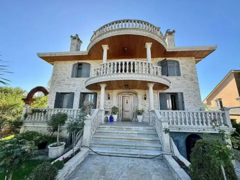 Chalet en calle del Ouro