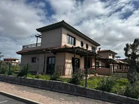 Casa adosada en calle Origo Mare, 1