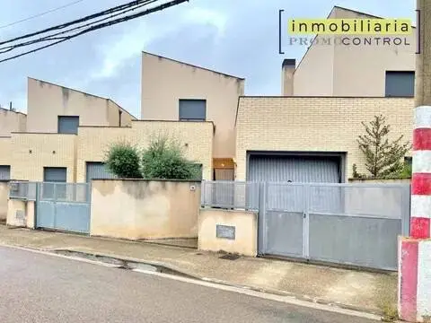 Casa adosada en San Mateo de Gállego